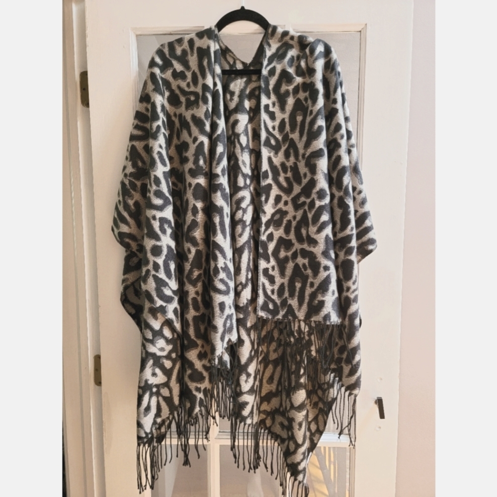 Leopard Print Tunic/ Sweater Kimono